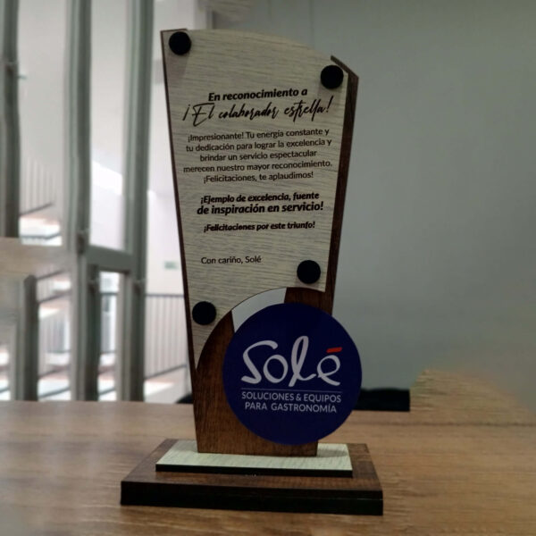 Placa en MDF con Logo